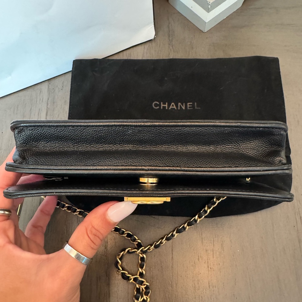 Chanel Black Quilted Crossbody Bag with Gold Chain - Picture 7 of 8